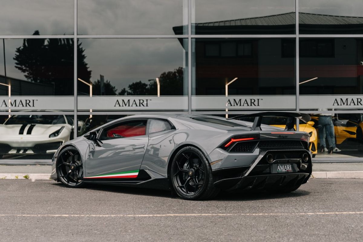 LAMBORGHINI HURACAN COUPE 5.2 LP 640-4 PERFORMANTE 2DR SEMI AUTOMATIC