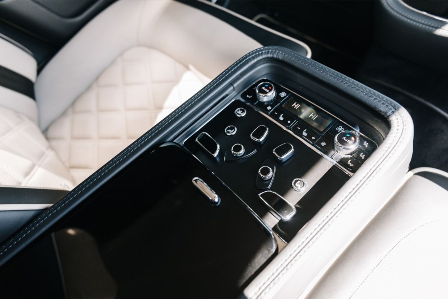 BENTLEY MULSANNE SALOON 6.8 SPEED 4DR AUTOMATIC