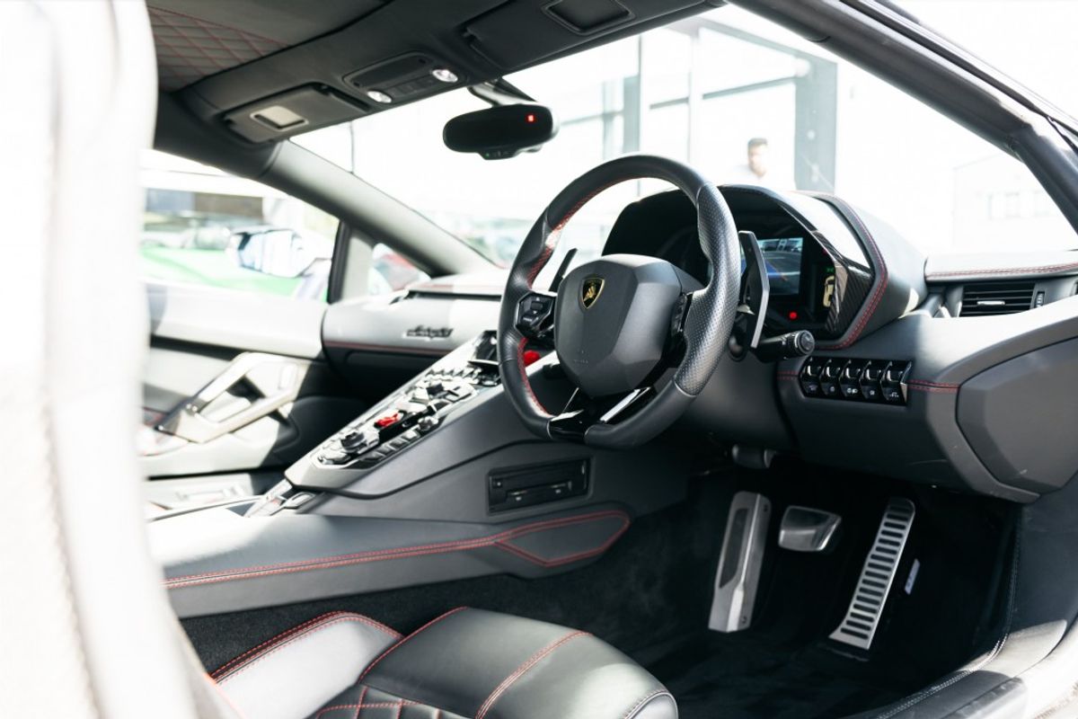 LAMBORGHINI AVENTADOR COUPE 6.5 LP 740-4 S 2DR SEMI AUTOMATIC