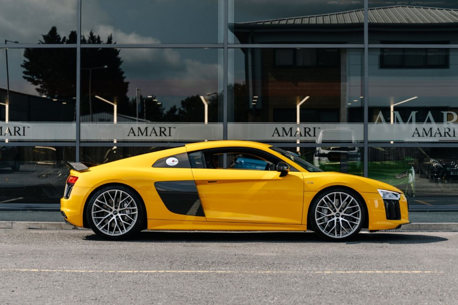 AUDI R8 COUPE 5.2 V10 PLUS QUATTRO 2DR SEMI AUTOMATIC