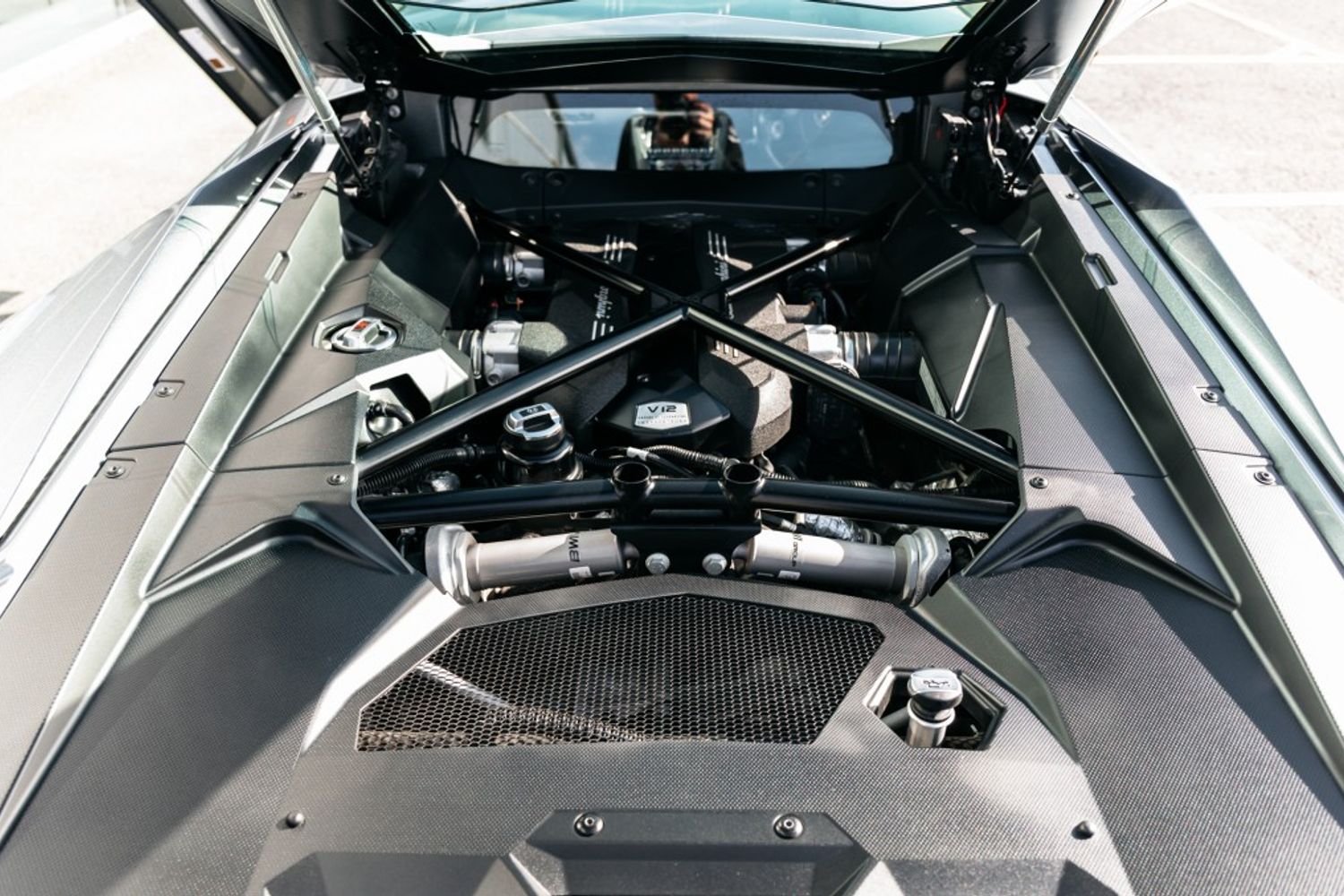LAMBORGHINI AVENTADOR COUPE 6.5 LP 740-4 S 2DR SEMI AUTOMATIC