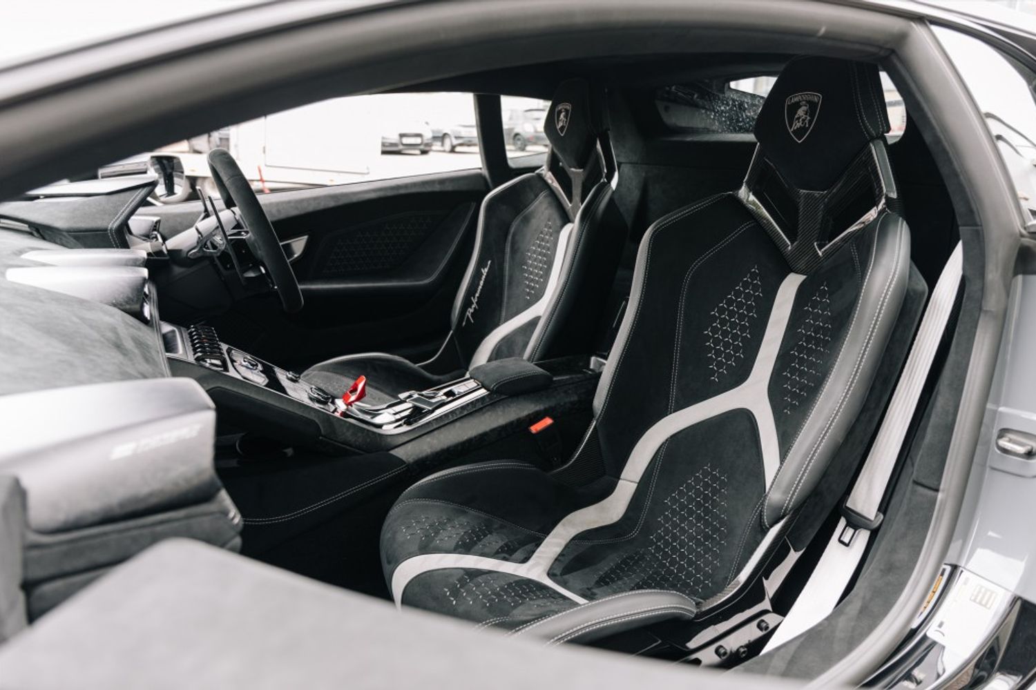 LAMBORGHINI HURACAN COUPE 5.2 LP 640-4 PERFORMANTE 2DR SEMI AUTOMATIC