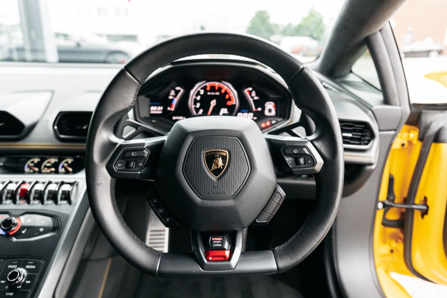 LAMBORGHINI HURACAN COUPE 5.2 LP 610-4 2DR SEMI AUTOMATIC