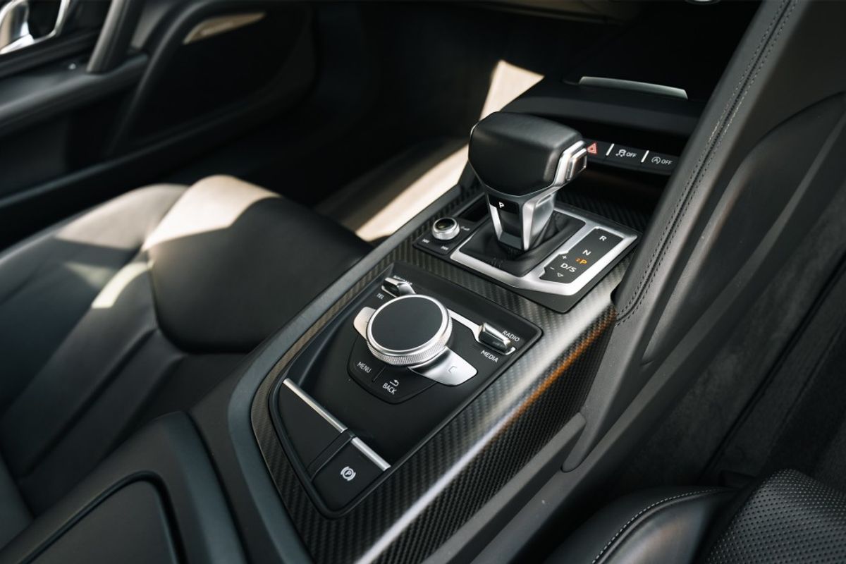 AUDI R8 COUPE 5.2 V10 PLUS QUATTRO 2DR SEMI AUTOMATIC