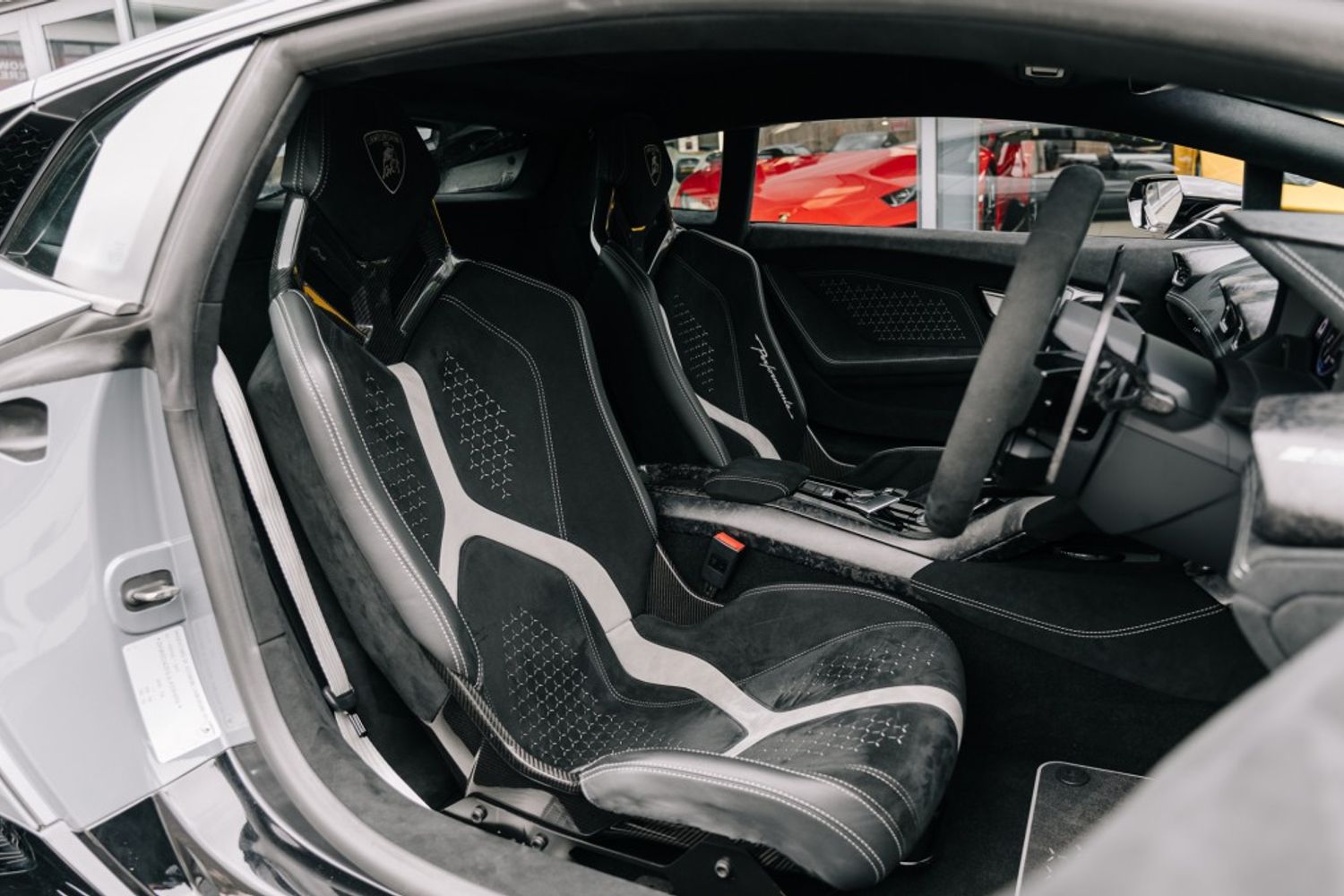 LAMBORGHINI HURACAN COUPE 5.2 LP 640-4 PERFORMANTE 2DR SEMI AUTOMATIC