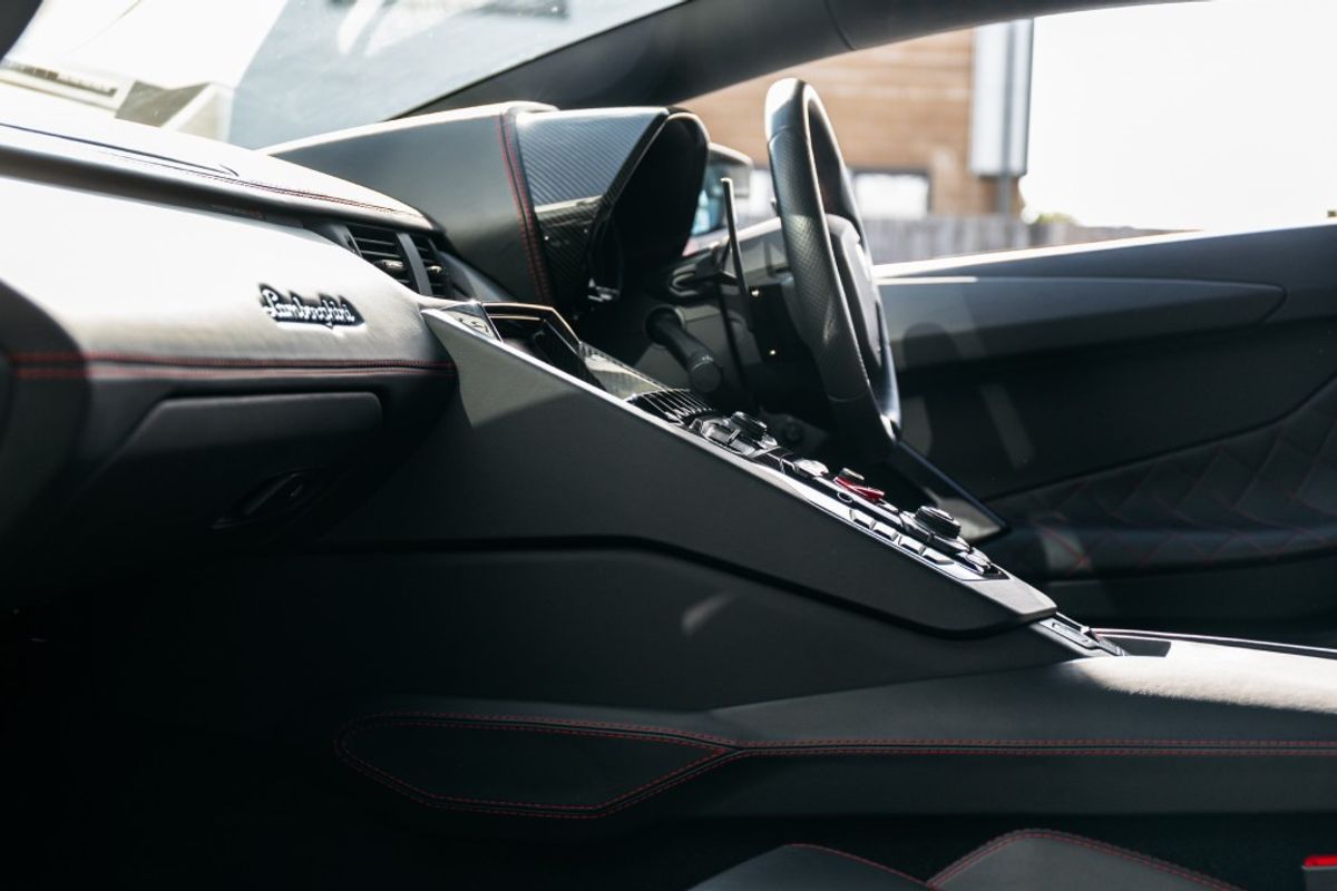 LAMBORGHINI AVENTADOR COUPE 6.5 LP 740-4 S 2DR SEMI AUTOMATIC