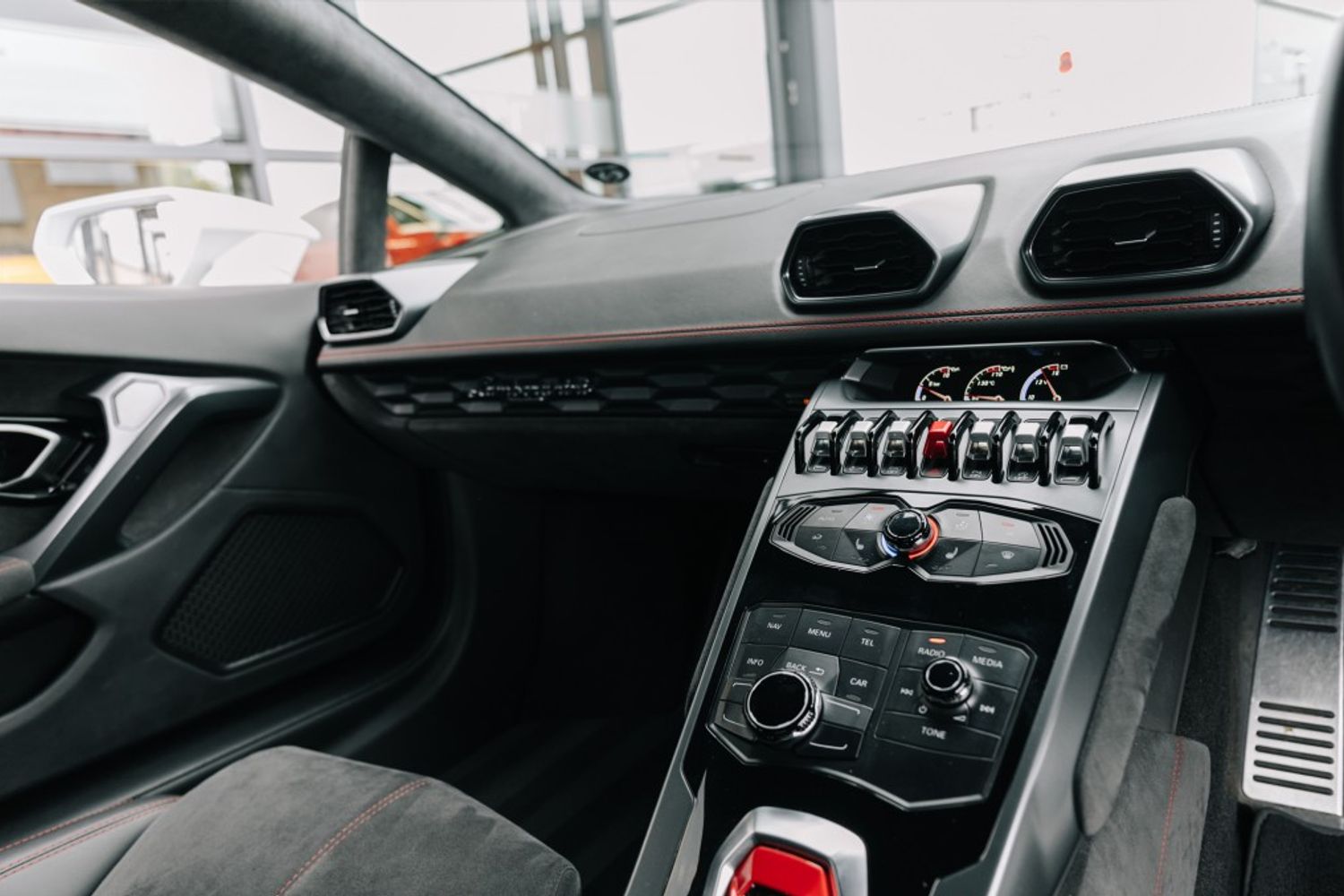 LAMBORGHINI HURACAN COUPE 5.2 LP 610-4 2DR SEMI AUTOMATIC