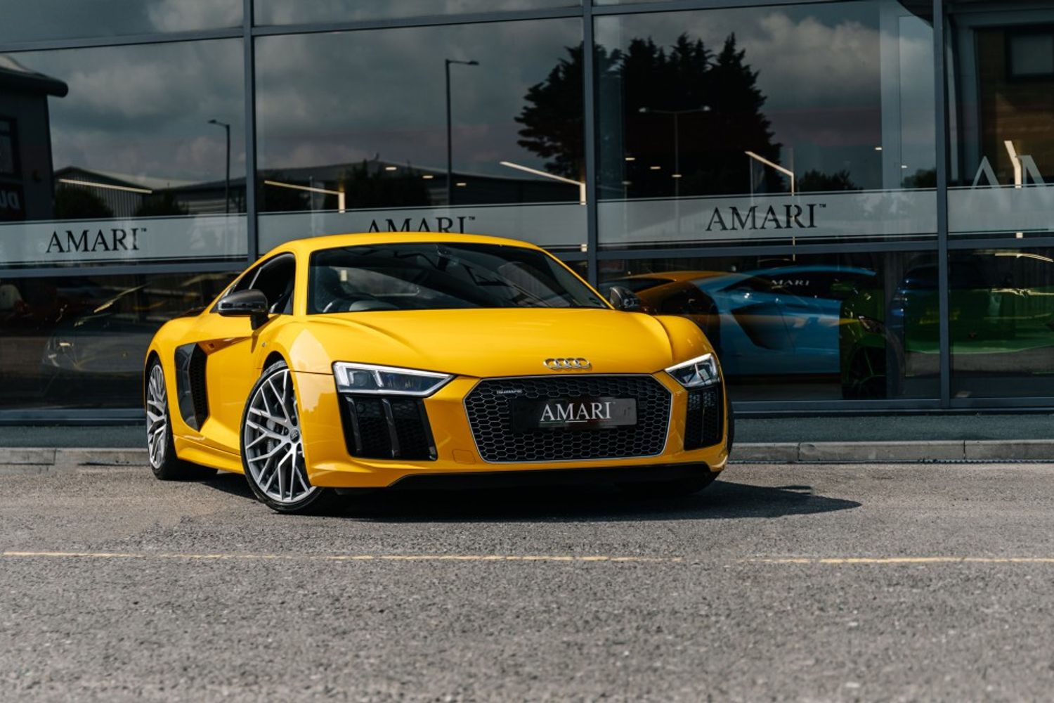 AUDI R8 COUPE 5.2 V10 PLUS QUATTRO 2DR SEMI AUTOMATIC