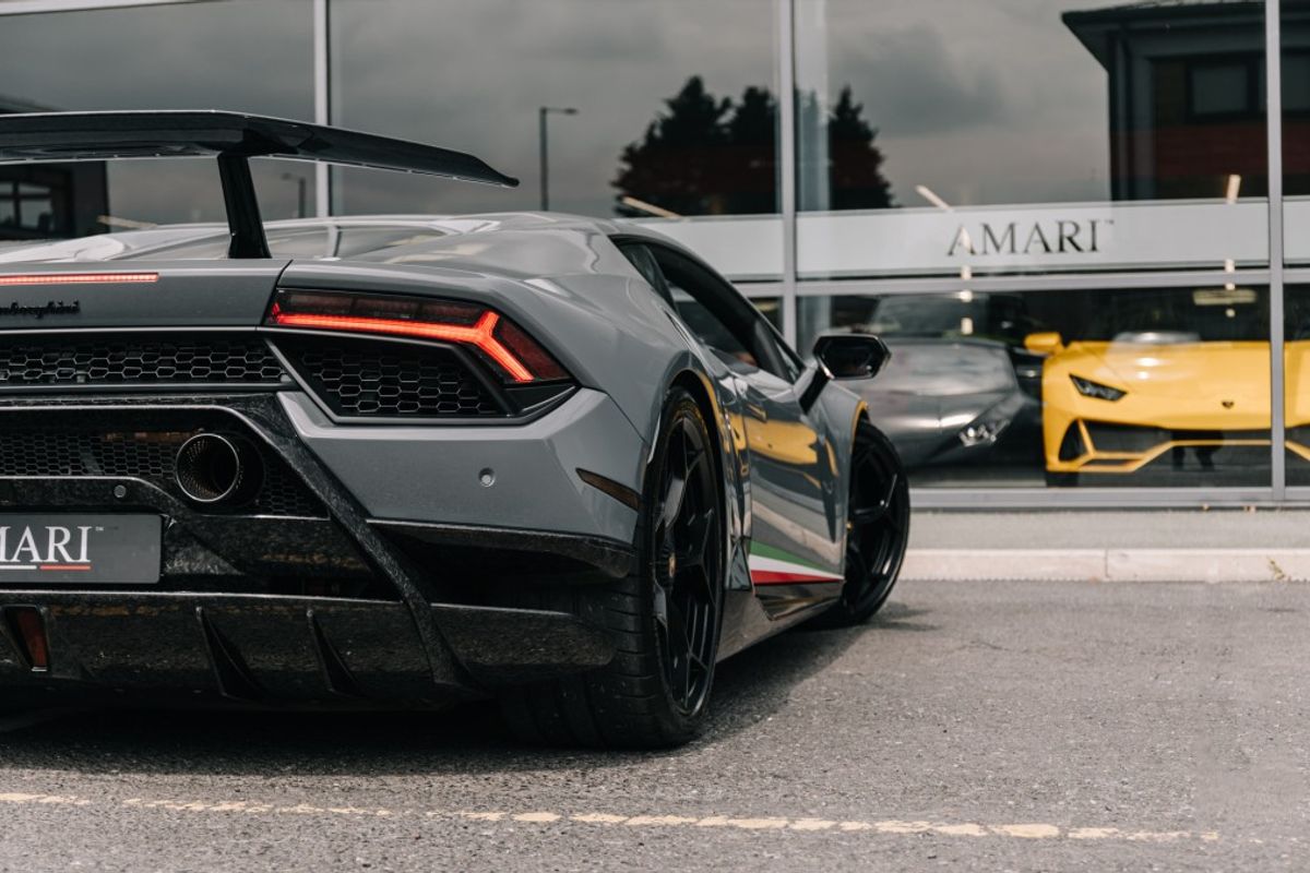 LAMBORGHINI HURACAN COUPE 5.2 LP 640-4 PERFORMANTE 2DR SEMI AUTOMATIC