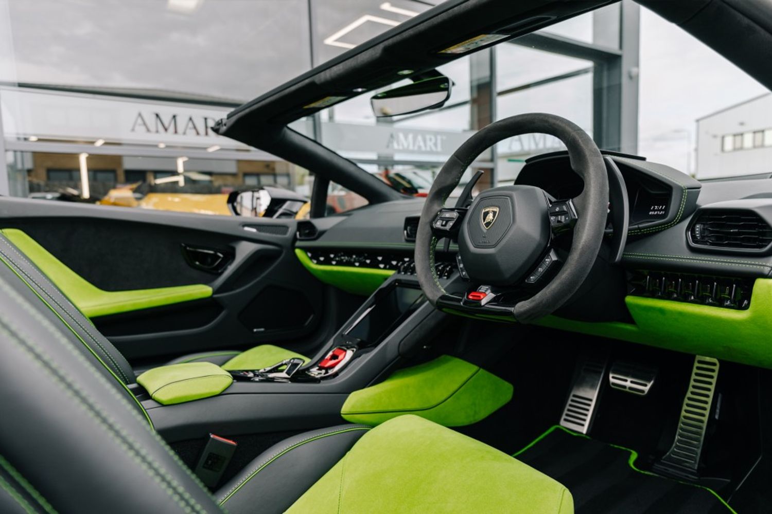 LAMBORGHINI HURACAN CONVERTIBLE 5.2 LP 640-4 EVO SPYDER 2DR SEMI AUTOMATIC