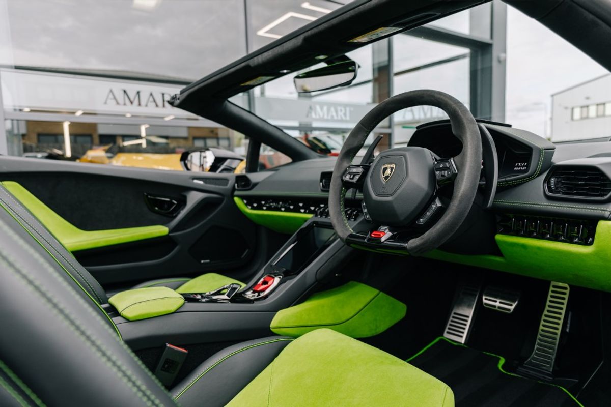 LAMBORGHINI HURACAN CONVERTIBLE 5.2 LP 640-4 EVO SPYDER 2DR SEMI AUTOMATIC