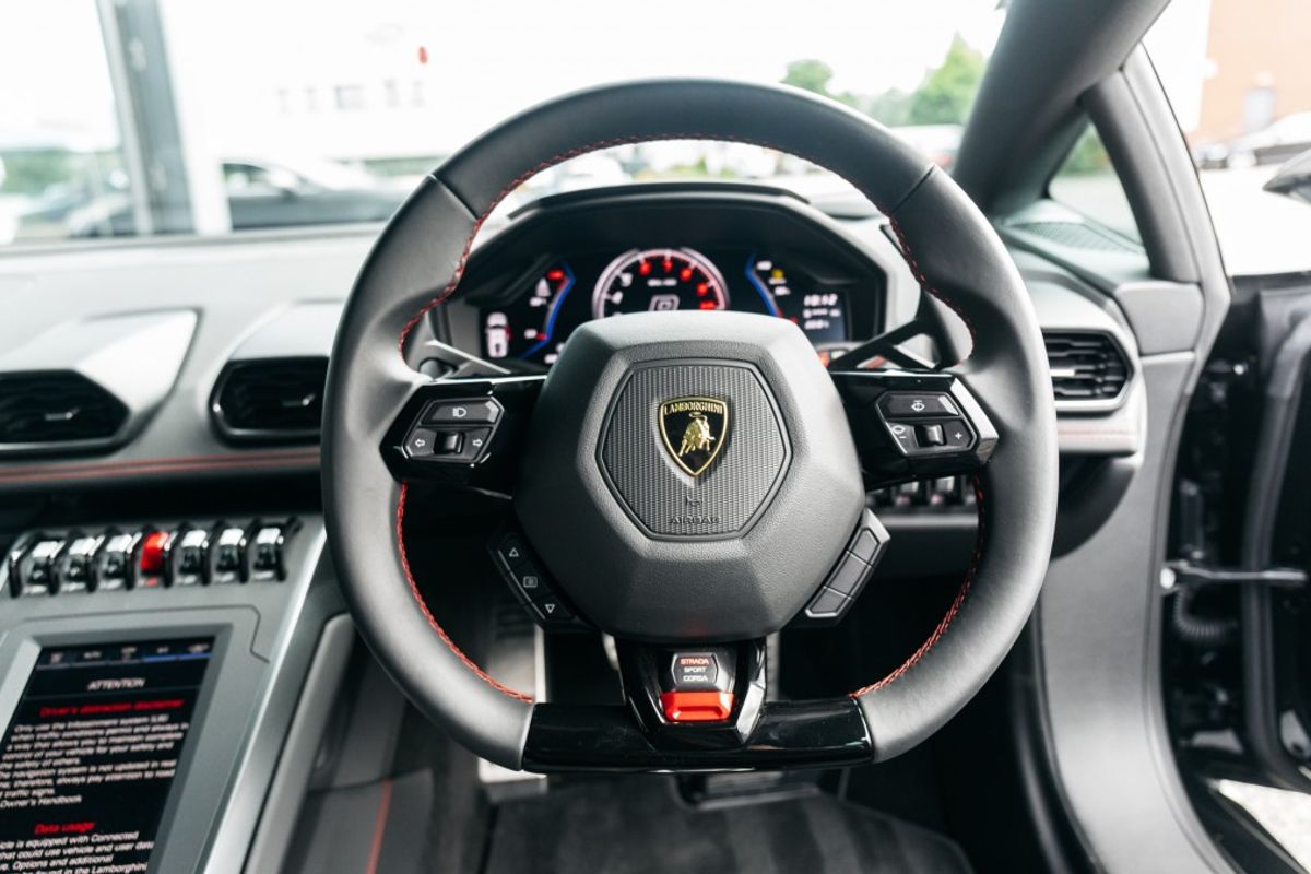 LAMBORGHINI HURACAN COUPE 5.2 LP 610-2 EVO 2DR SEMI AUTOMATIC