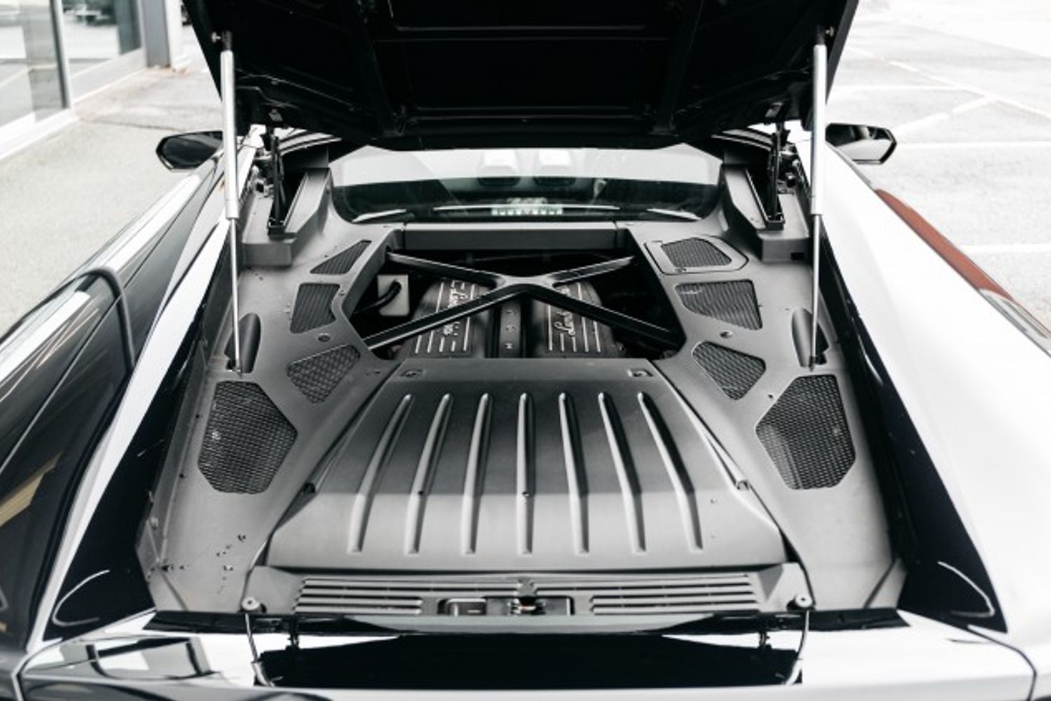 LAMBORGHINI HURACAN COUPE 5.2 LP 610-4 2DR SEMI AUTOMATIC