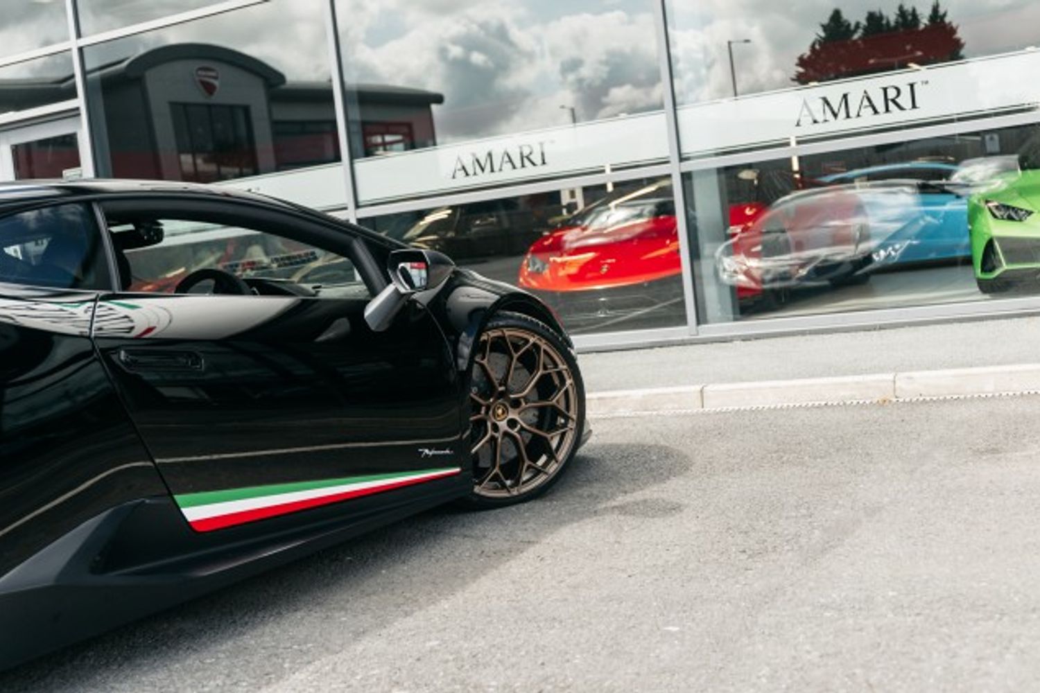 LAMBORGHINI HURACAN COUPE 5.2 LP 640-4 PERFORMANTE 2DR SEMI AUTOMATIC