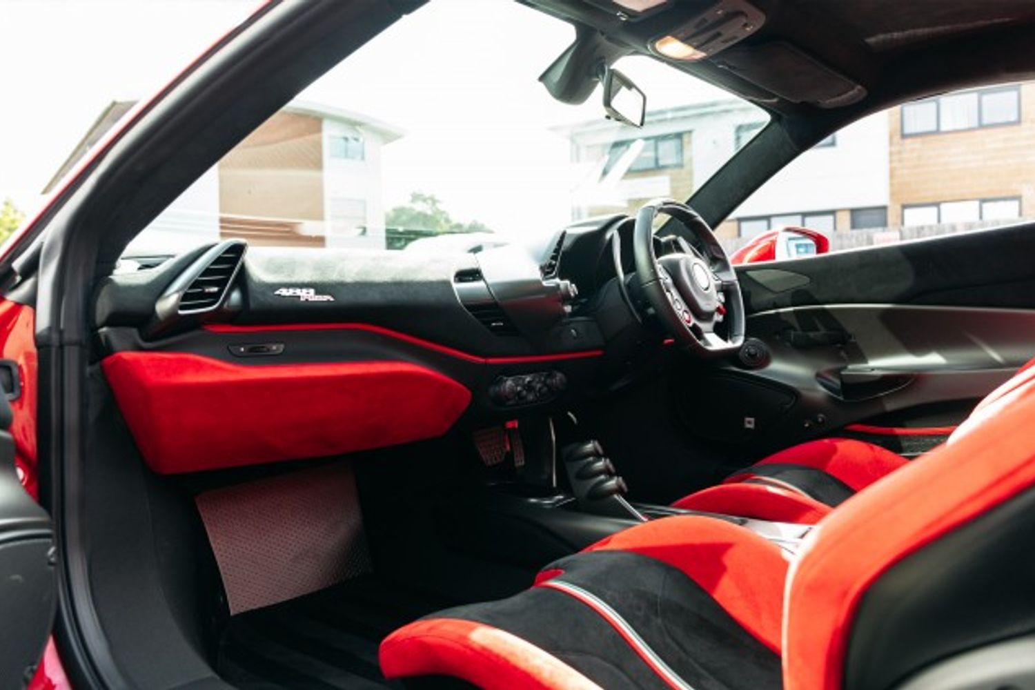 FERRARI 488 PISTA VS COUPE 3.9 VS 2DR SEMI AUTOMATIC
