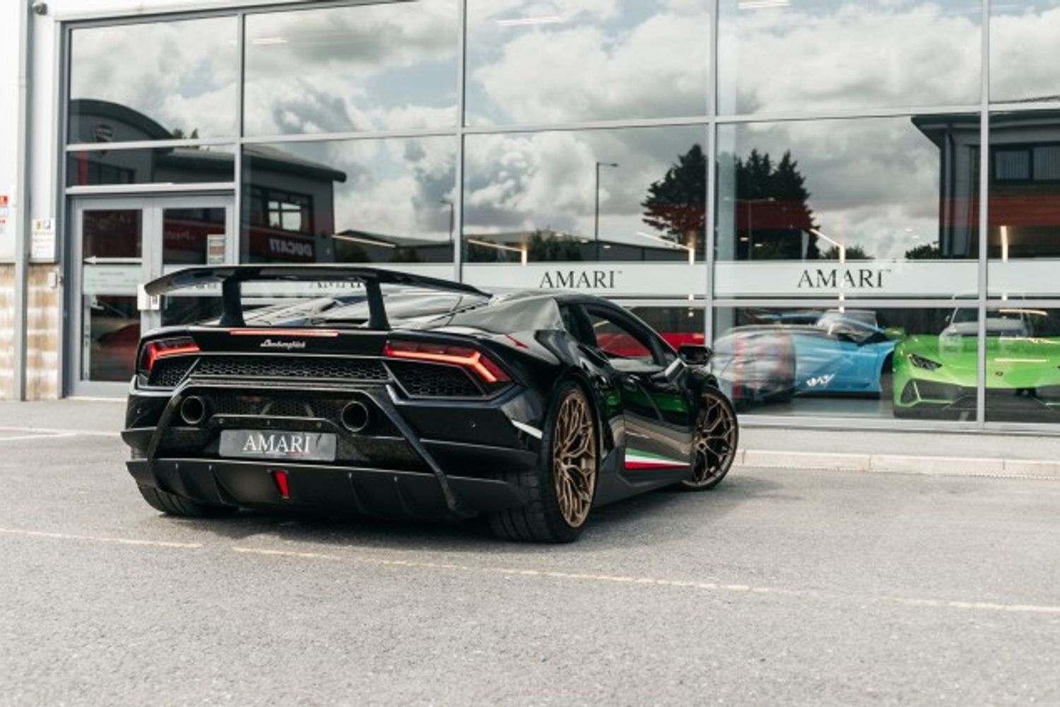 LAMBORGHINI HURACAN COUPE 5.2 LP 640-4 PERFORMANTE 2DR SEMI AUTOMATIC