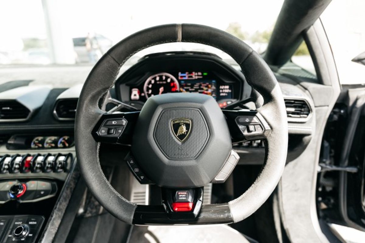 LAMBORGHINI HURACAN COUPE 5.2 LP 640-4 PERFORMANTE 2DR SEMI AUTOMATIC