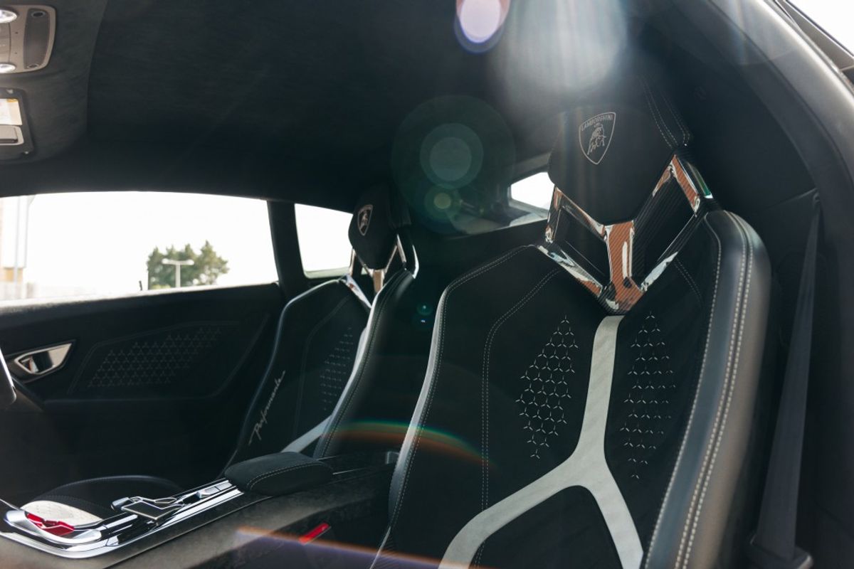 LAMBORGHINI HURACAN COUPE 5.2 LP 640-4 PERFORMANTE 2DR SEMI AUTOMATIC