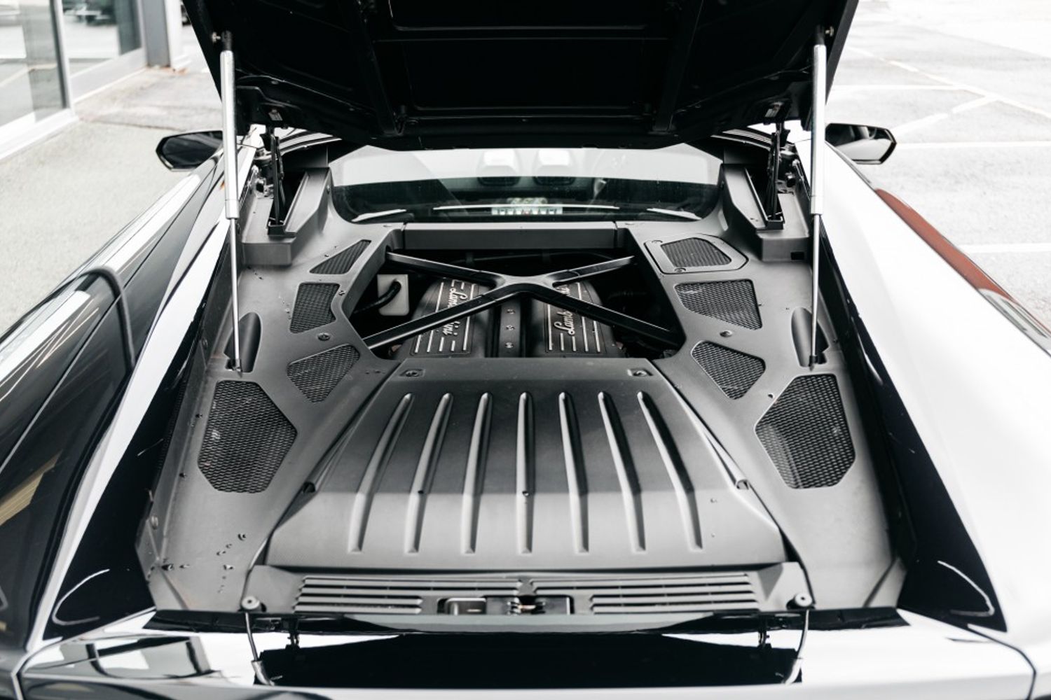 LAMBORGHINI HURACAN COUPE 5.2 LP 610-4 2DR SEMI AUTOMATIC