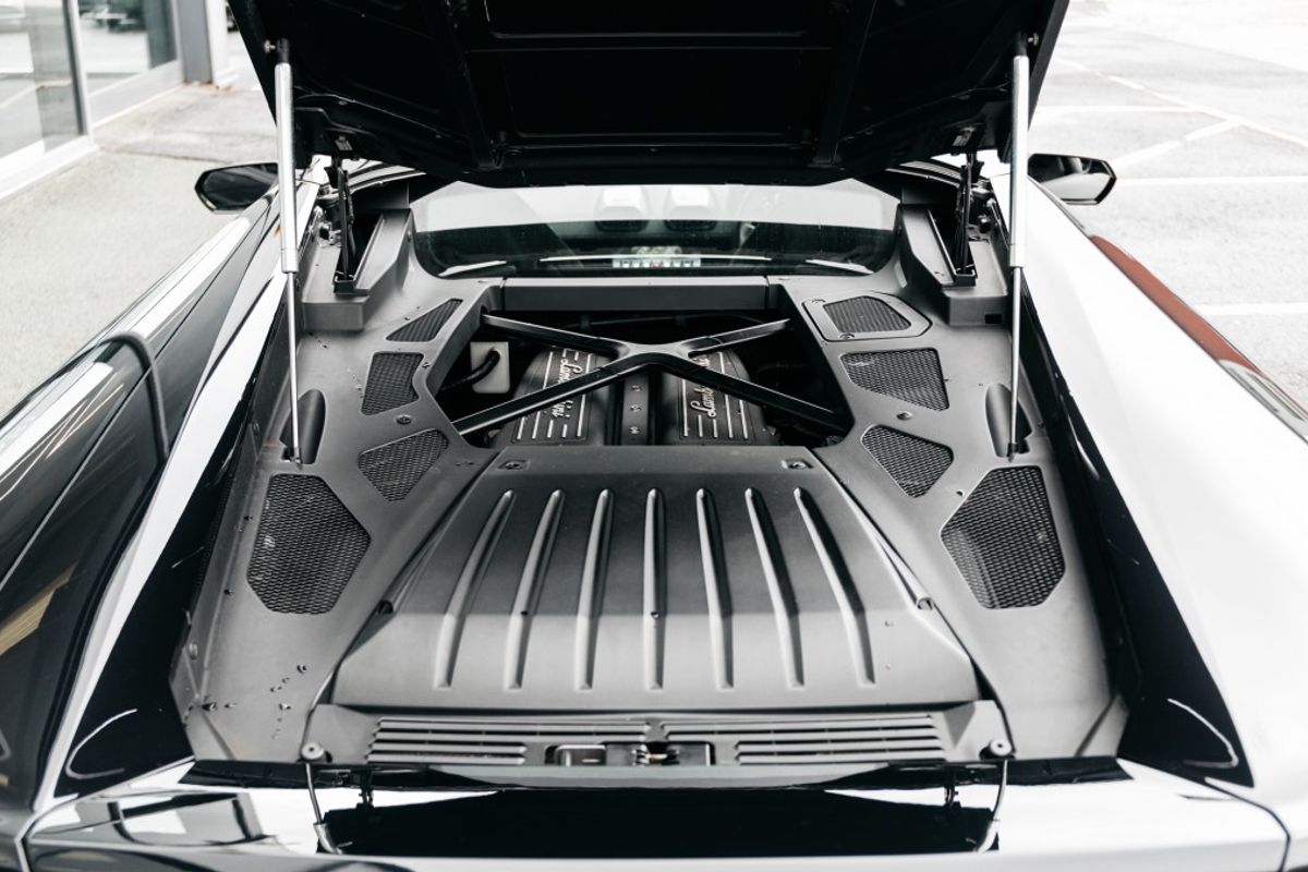 LAMBORGHINI HURACAN COUPE 5.2 LP 610-4 2DR SEMI AUTOMATIC