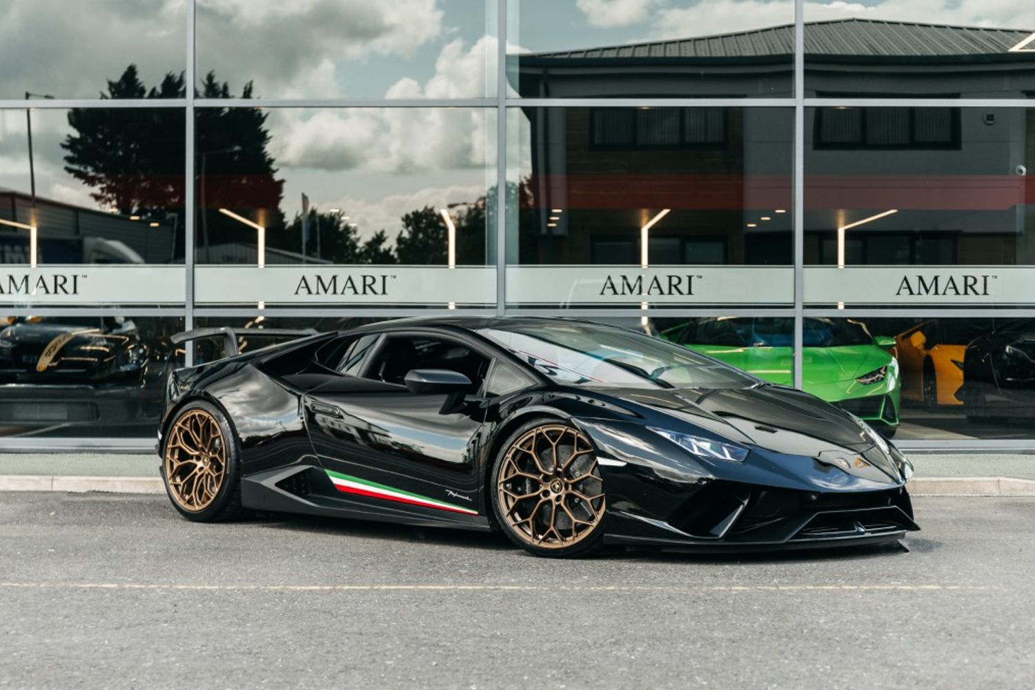 LAMBORGHINI HURACAN COUPE 5.2 LP 640-4 PERFORMANTE 2DR SEMI AUTOMATIC