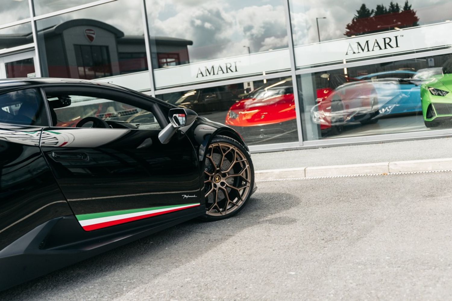 LAMBORGHINI HURACAN COUPE 5.2 LP 640-4 PERFORMANTE 2DR SEMI AUTOMATIC