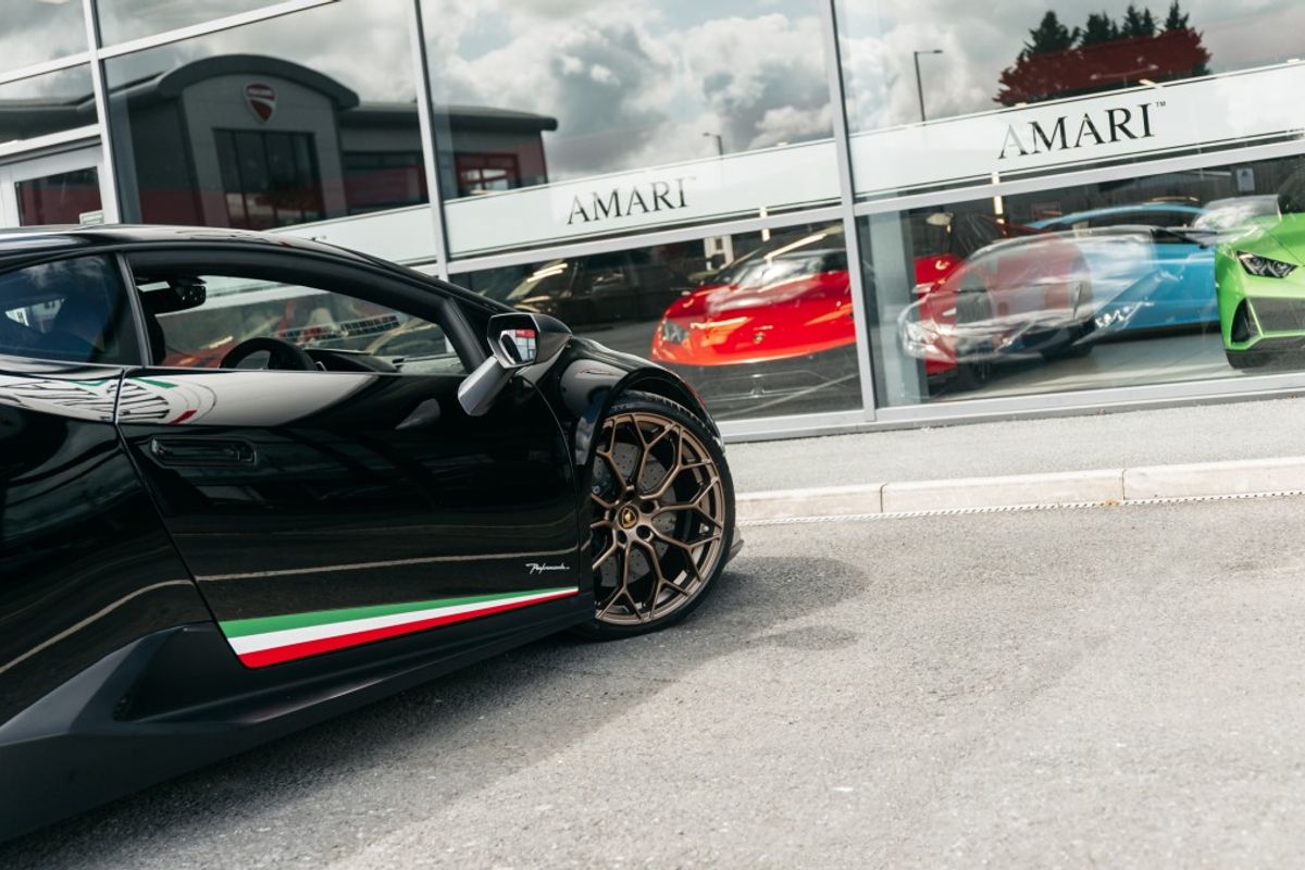 LAMBORGHINI HURACAN COUPE 5.2 LP 640-4 PERFORMANTE 2DR SEMI AUTOMATIC