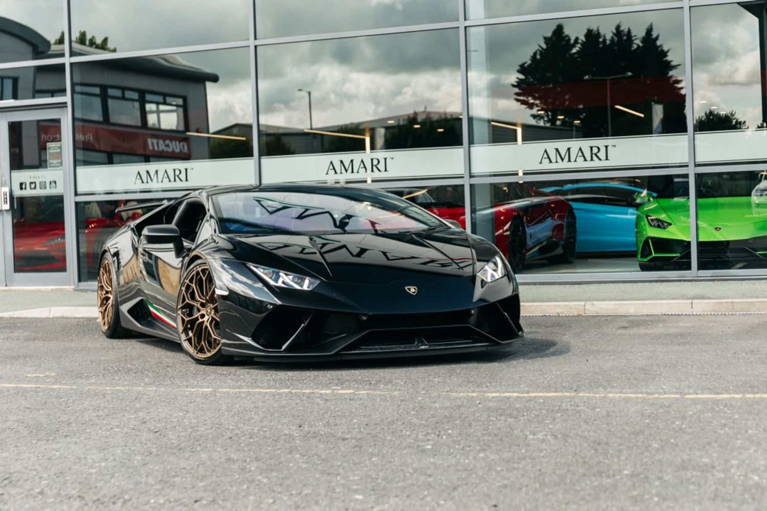 LAMBORGHINI HURACAN COUPE 5.2 LP 640-4 PERFORMANTE 2DR SEMI AUTOMATIC