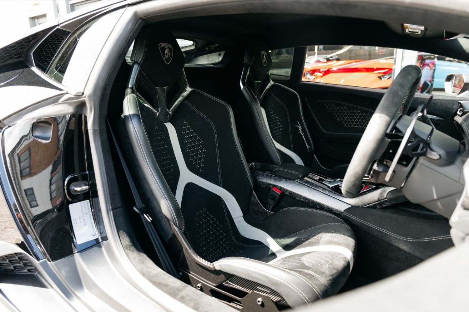 LAMBORGHINI HURACAN COUPE 5.2 LP 640-4 PERFORMANTE 2DR SEMI AUTOMATIC