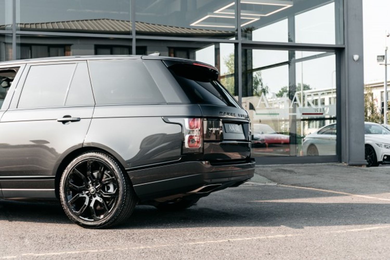 LAND ROVER RANGE ROVER DIESEL ESTATE 3.0 SDV6 VOGUE 5DR AUTOMATIC