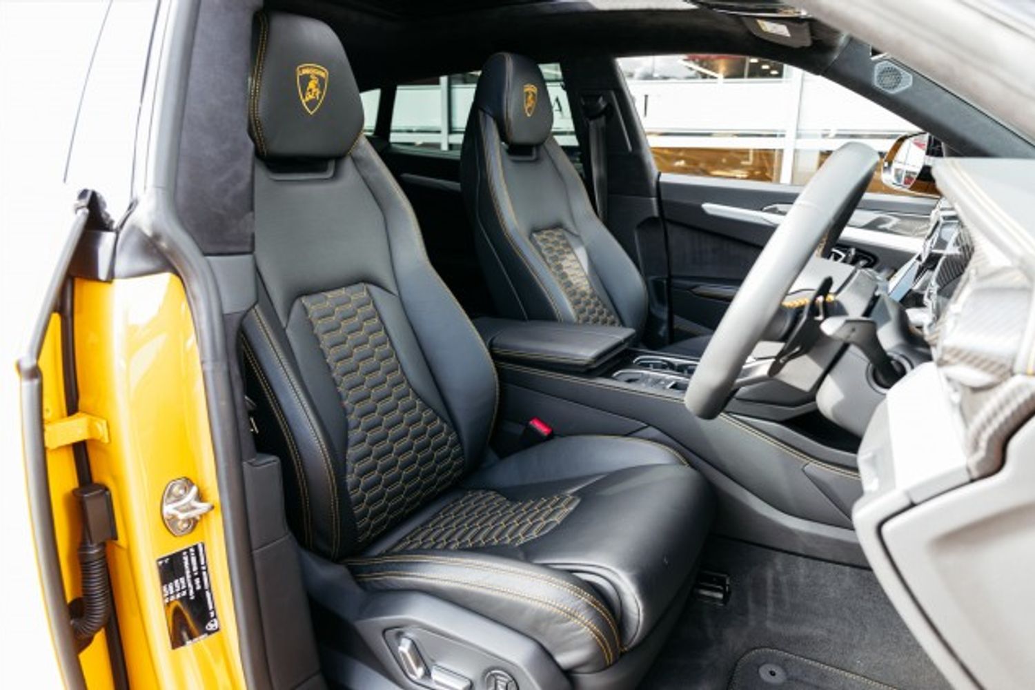 LAMBORGHINI URUS V8 ESTATE 4.0 V8 5DR AUTOMATIC