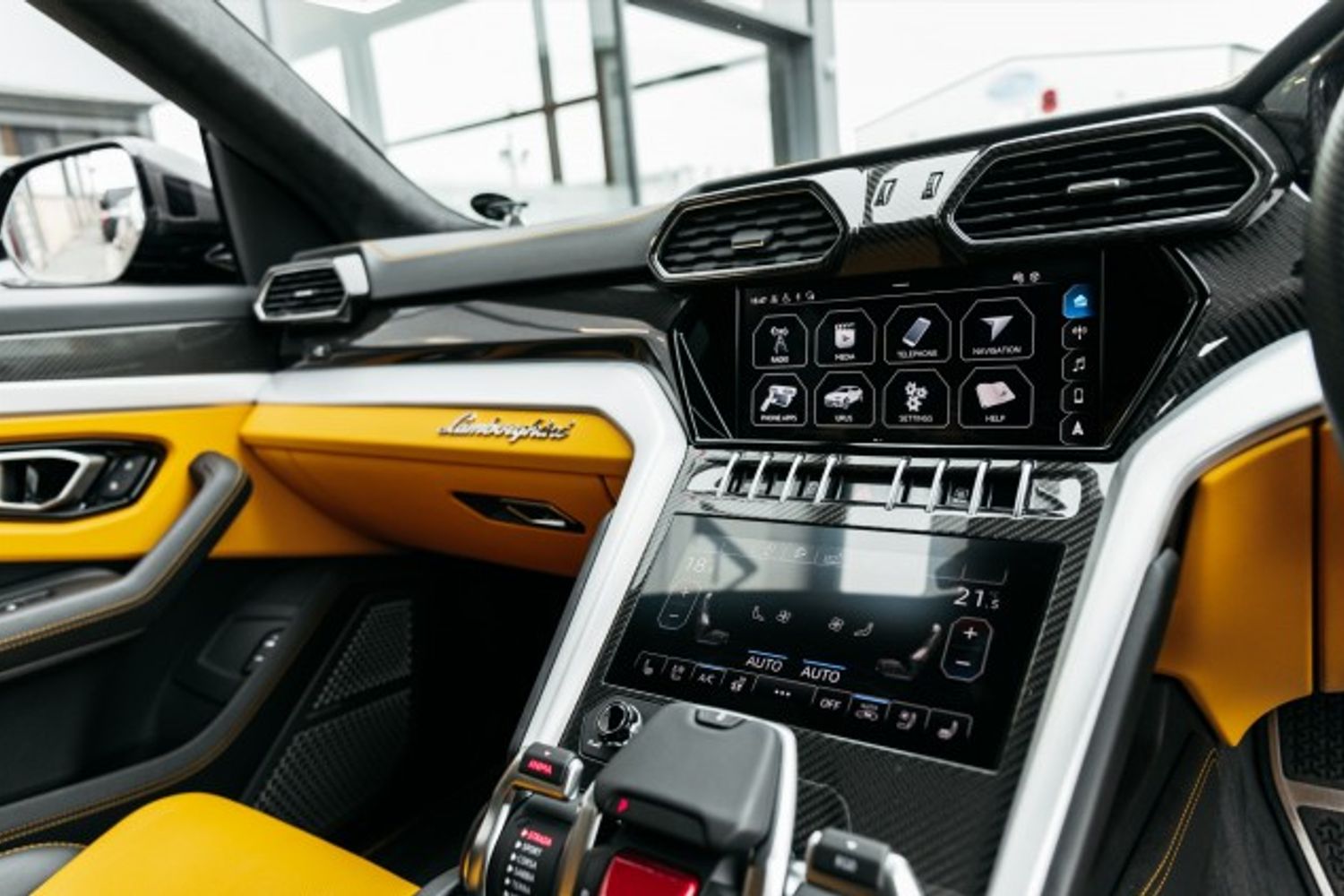 LAMBORGHINI URUS V8 ESTATE 4.0 V8 5DR AUTOMATIC