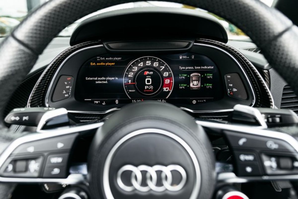AUDI R8 CONVERTIBLE 5.2 V10 PLUS QUATTRO 2DR SEMI AUTOMATIC