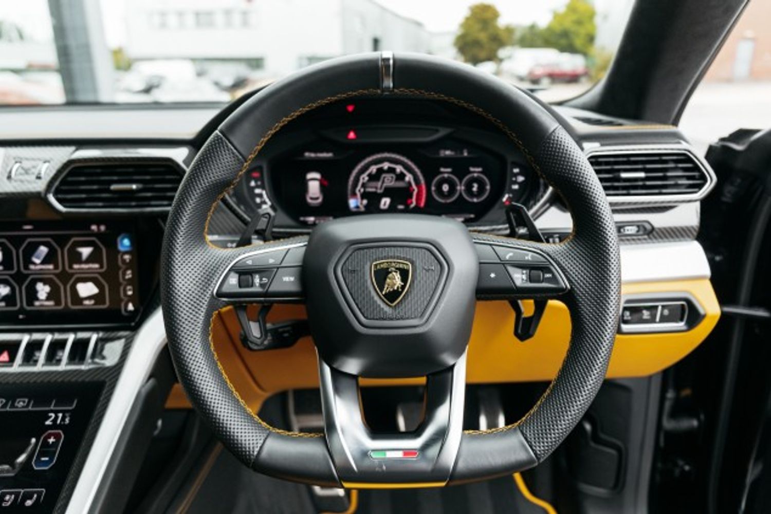 LAMBORGHINI URUS V8 ESTATE 4.0 V8 5DR AUTOMATIC