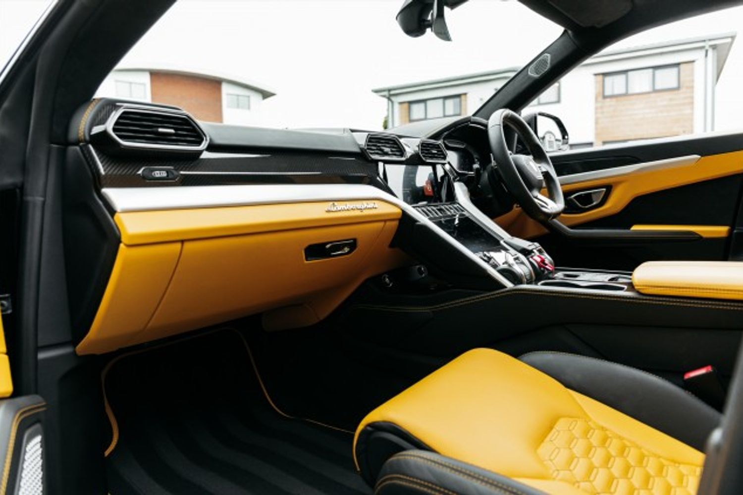 LAMBORGHINI URUS V8 ESTATE 4.0 V8 5DR AUTOMATIC