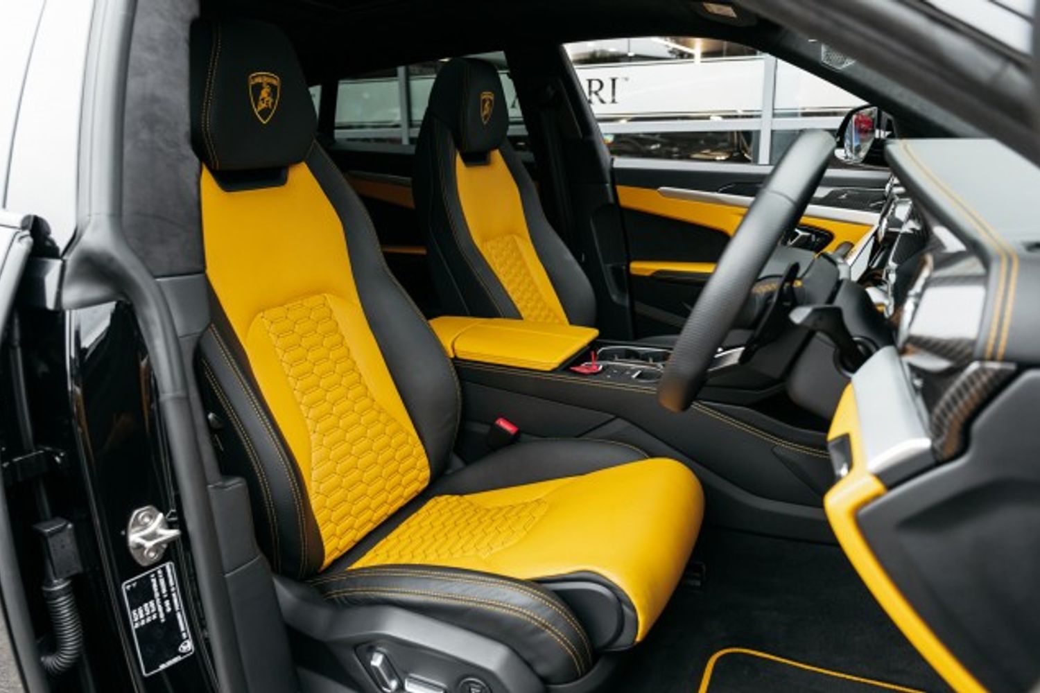 LAMBORGHINI URUS V8 ESTATE 4.0 V8 5DR AUTOMATIC