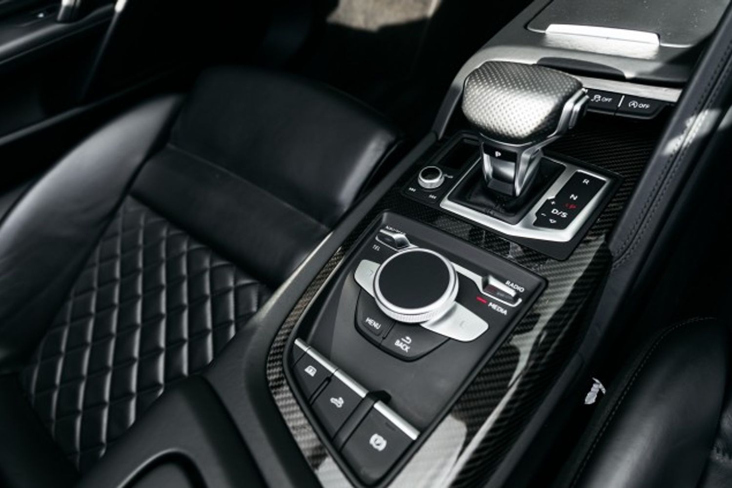 AUDI R8 CONVERTIBLE 5.2 V10 PLUS QUATTRO 2DR SEMI AUTOMATIC
