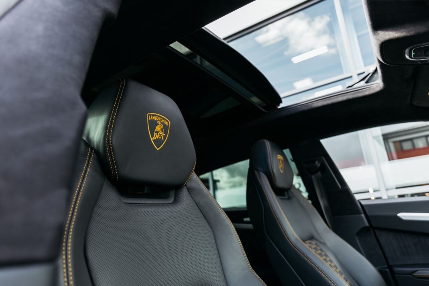 LAMBORGHINI URUS V8 ESTATE 4.0 V8 5DR AUTOMATIC