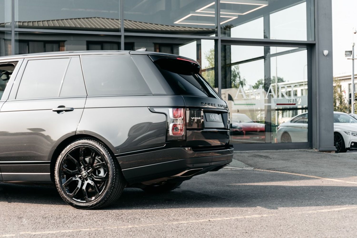 LAND ROVER RANGE ROVER DIESEL ESTATE 3.0 SDV6 VOGUE 5DR AUTOMATIC