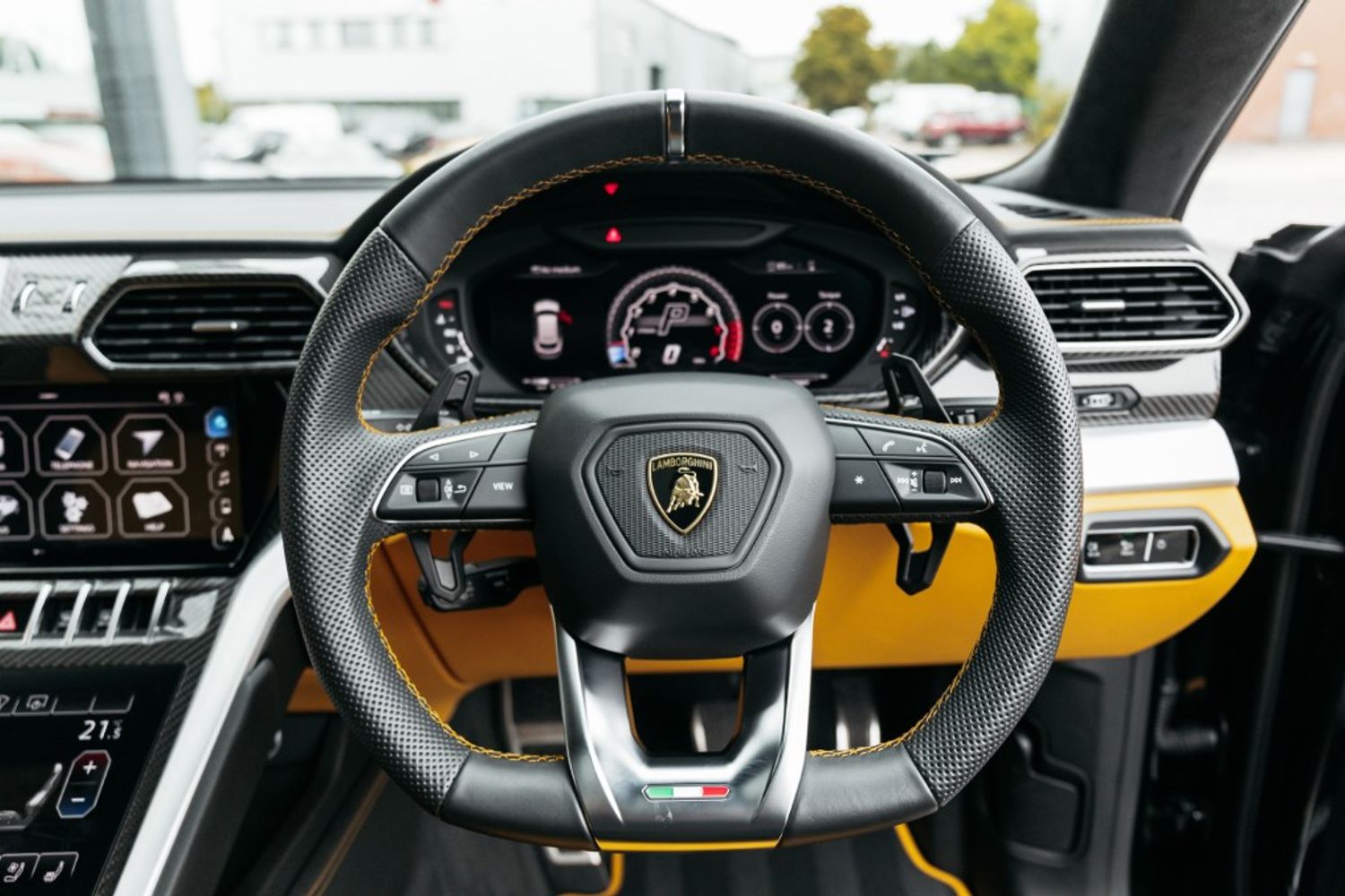 LAMBORGHINI URUS V8 ESTATE 4.0 V8 5DR AUTOMATIC