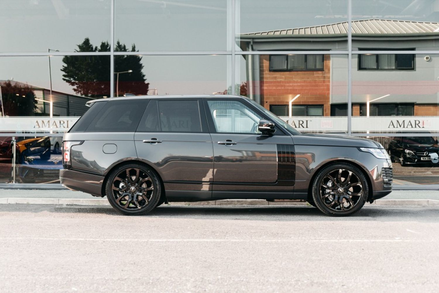 LAND ROVER RANGE ROVER DIESEL ESTATE 3.0 SDV6 VOGUE 5DR AUTOMATIC