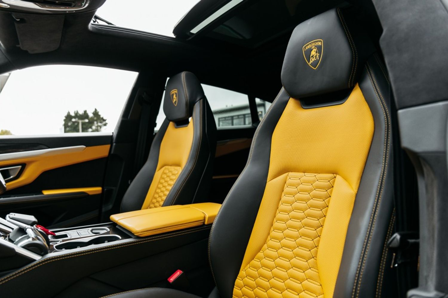LAMBORGHINI URUS V8 ESTATE 4.0 V8 5DR AUTOMATIC