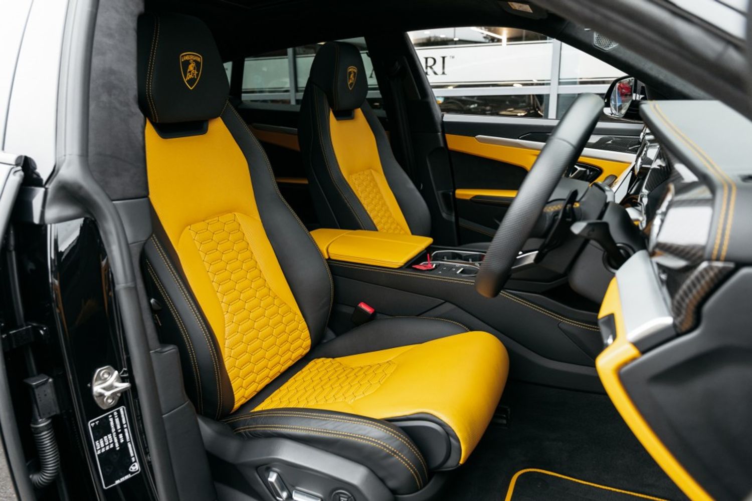 LAMBORGHINI URUS V8 ESTATE 4.0 V8 5DR AUTOMATIC
