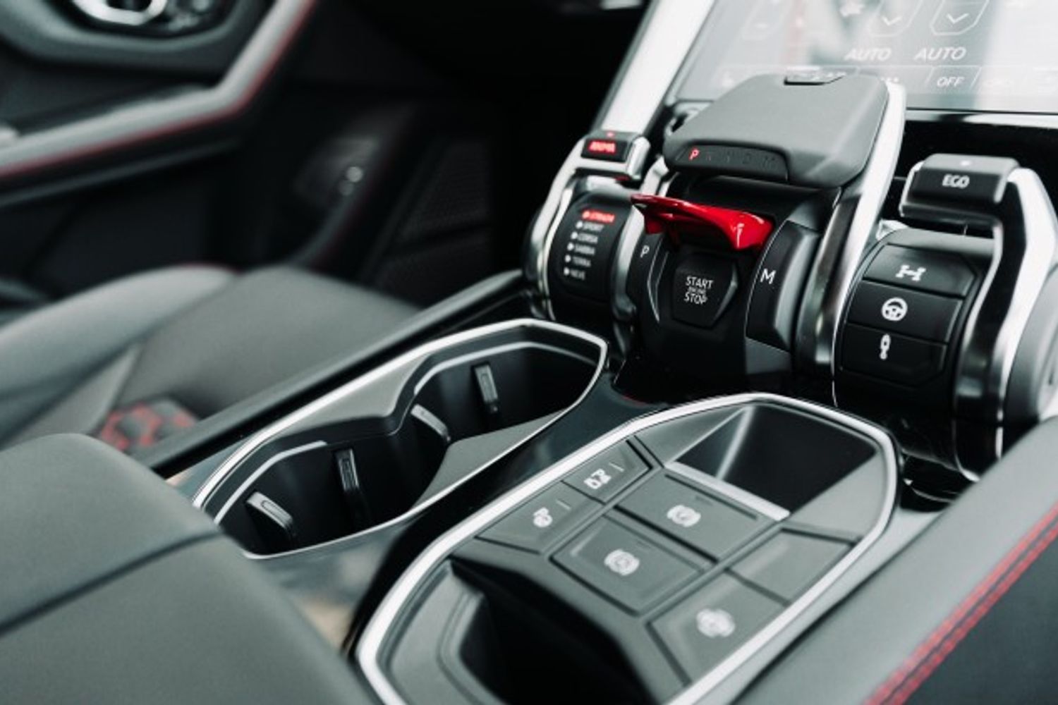 LAMBORGHINI URUS ESTATE 4.0 V8 5DR AUTOMATIC