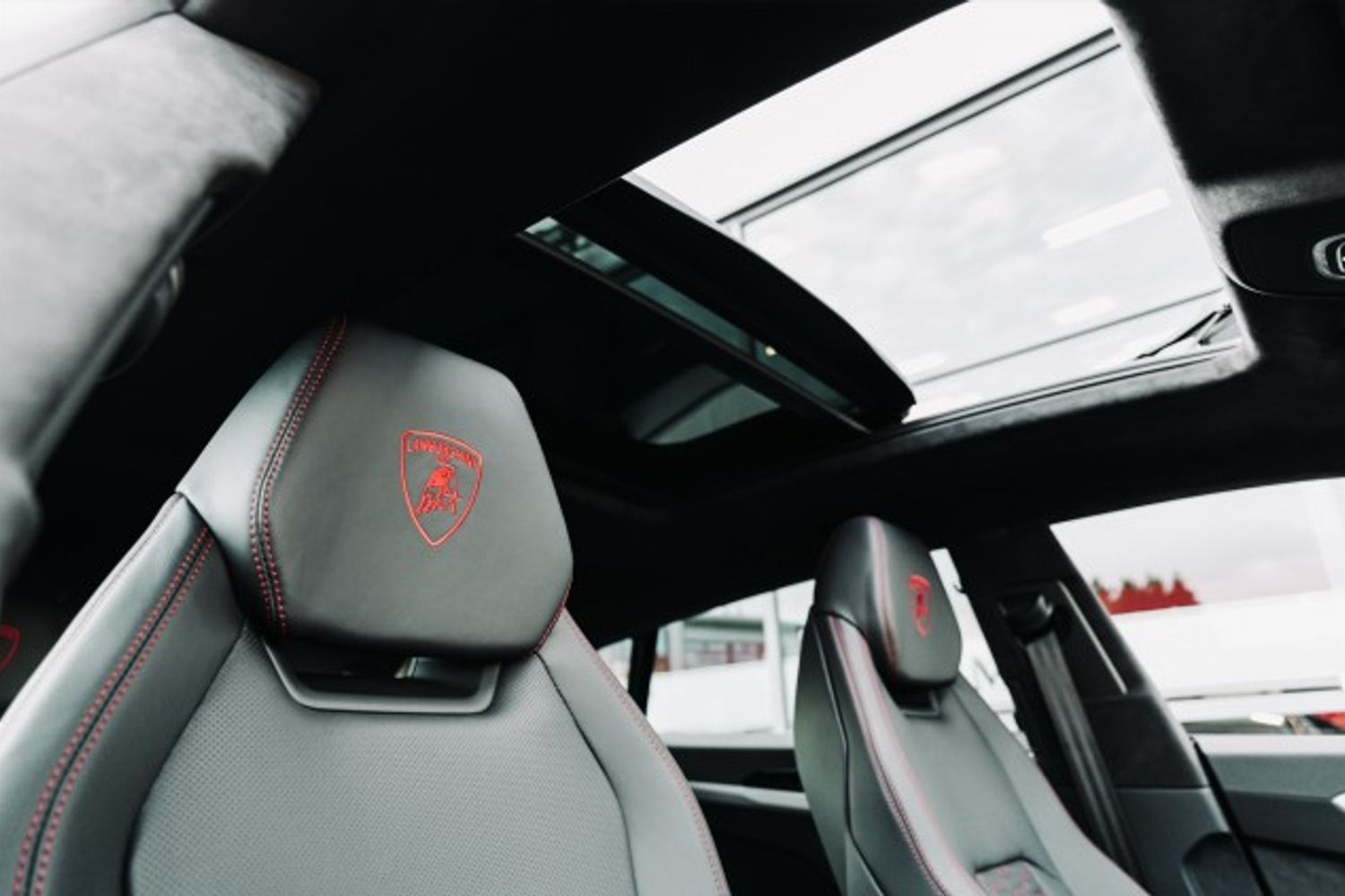 LAMBORGHINI URUS ESTATE 4.0 V8 5DR AUTOMATIC