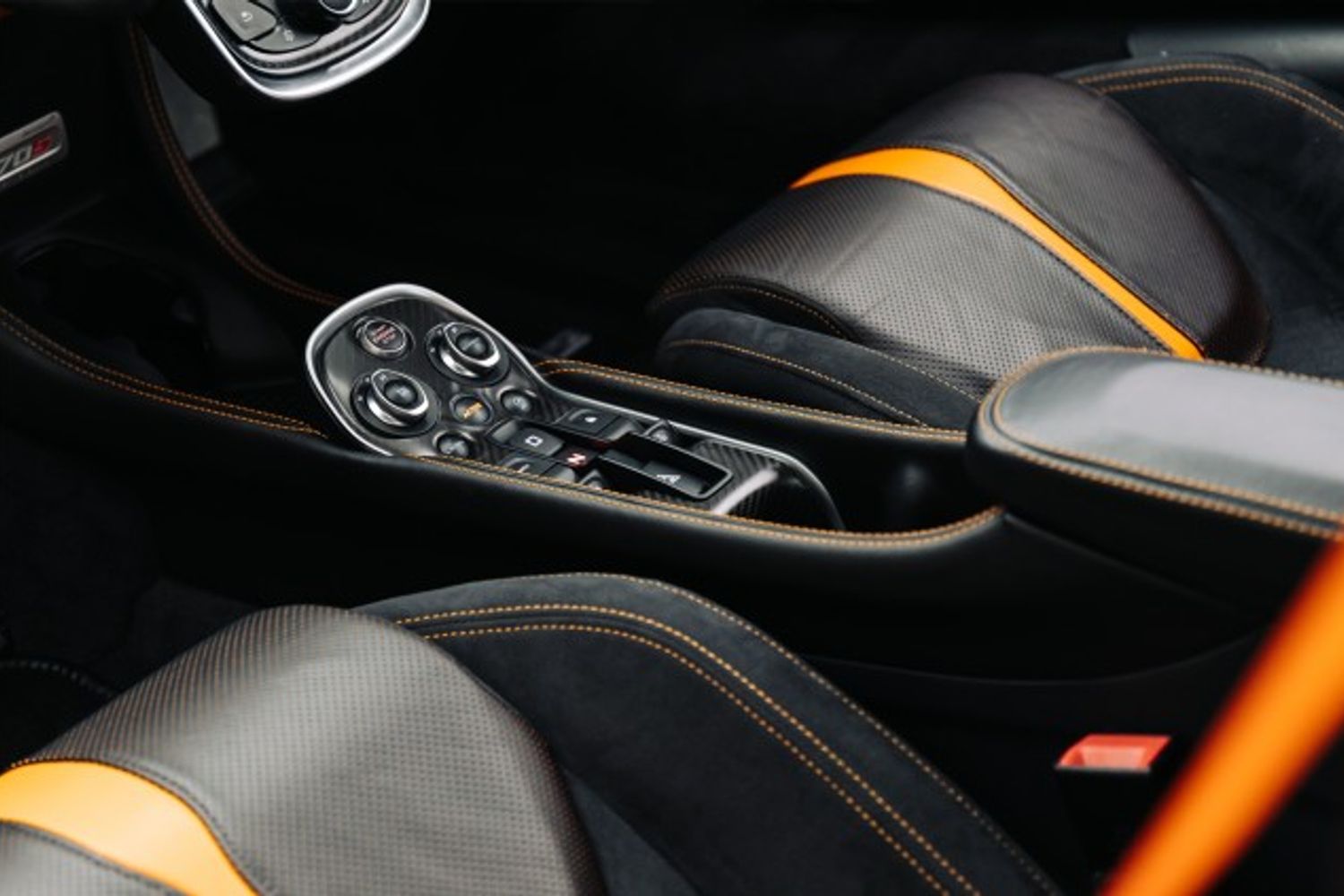 MCLAREN 570S V8 SSG CONVERTIBLE 3.8 V8 SSG 2DR SEMI AUTOMATIC