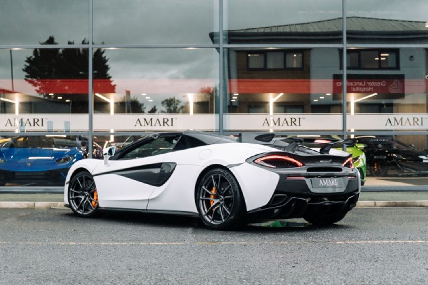 MCLAREN 570S V8 SSG CONVERTIBLE 3.8 V8 SSG 2DR SEMI AUTOMATIC
