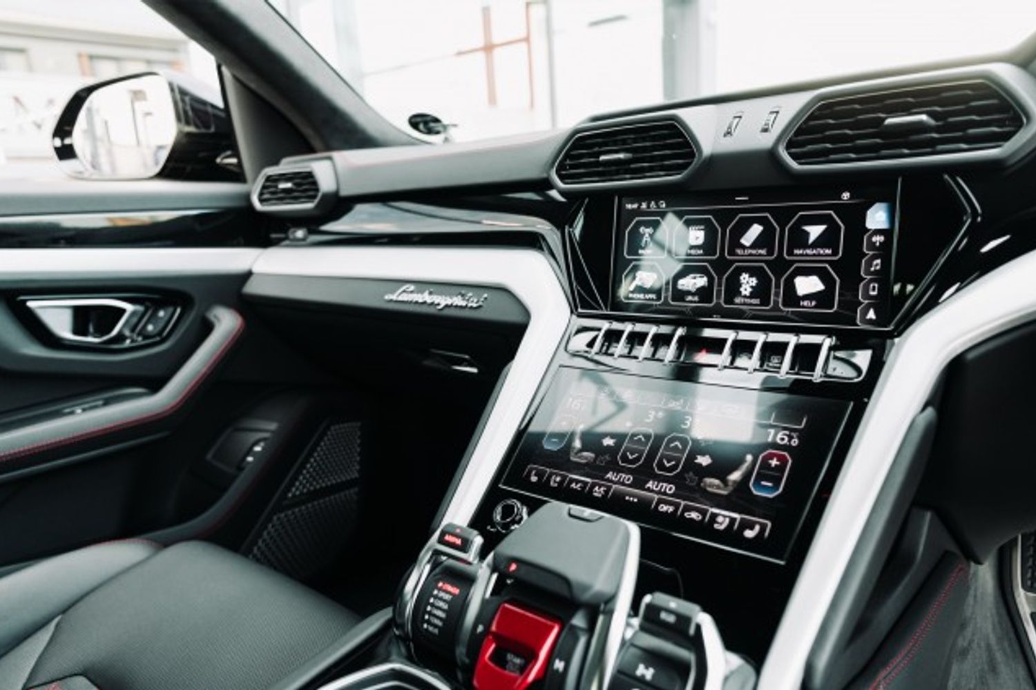 LAMBORGHINI URUS ESTATE 4.0 V8 5DR AUTOMATIC