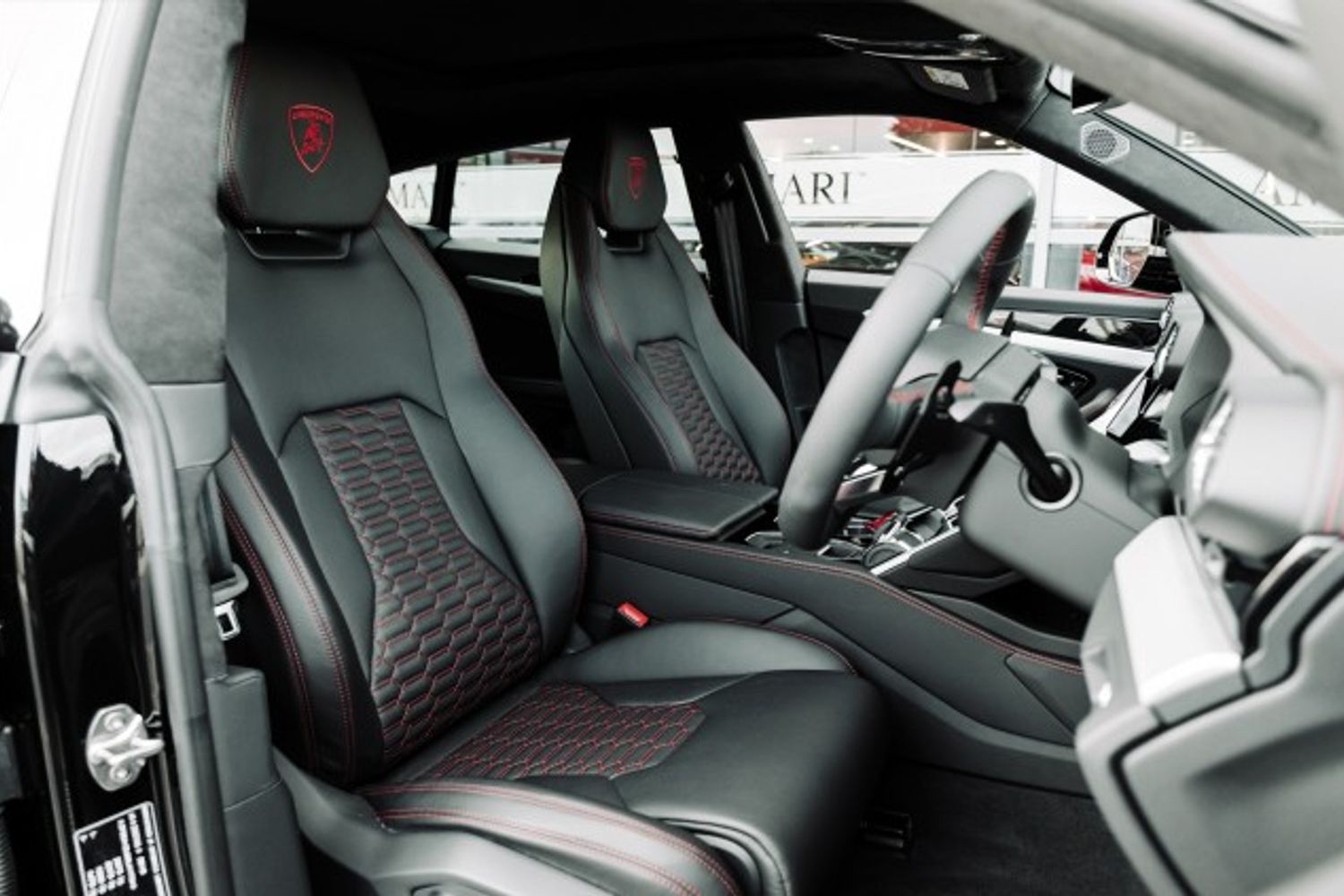 LAMBORGHINI URUS ESTATE 4.0 V8 5DR AUTOMATIC