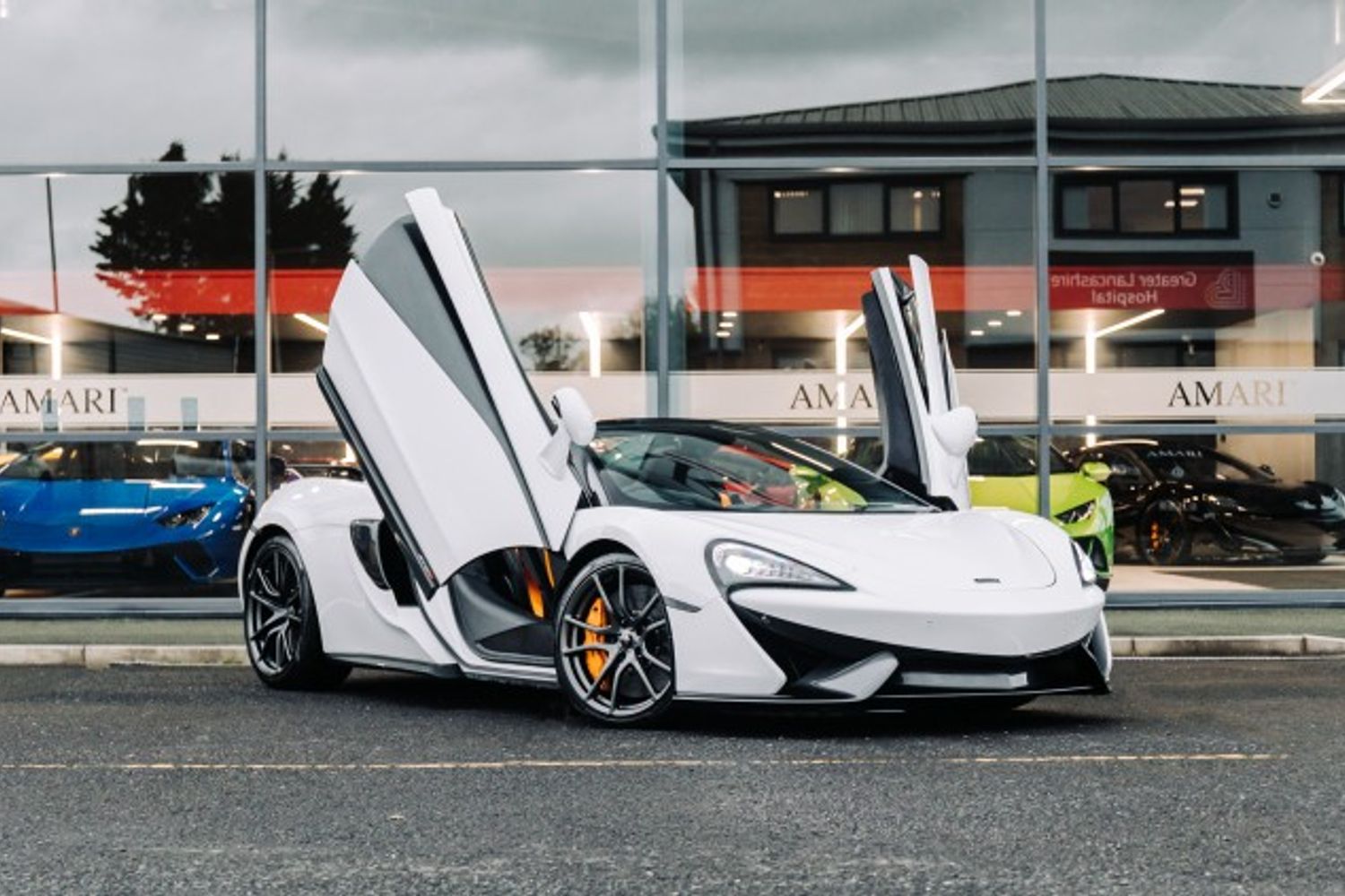 MCLAREN 570S V8 SSG CONVERTIBLE 3.8 V8 SSG 2DR SEMI AUTOMATIC